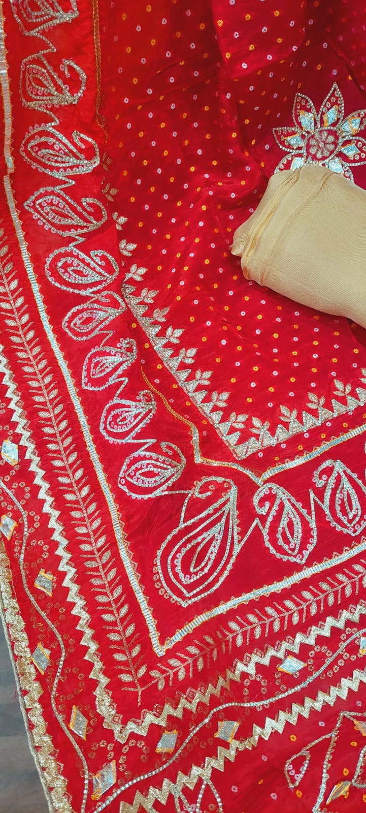 Zardozi Bandhani Glow