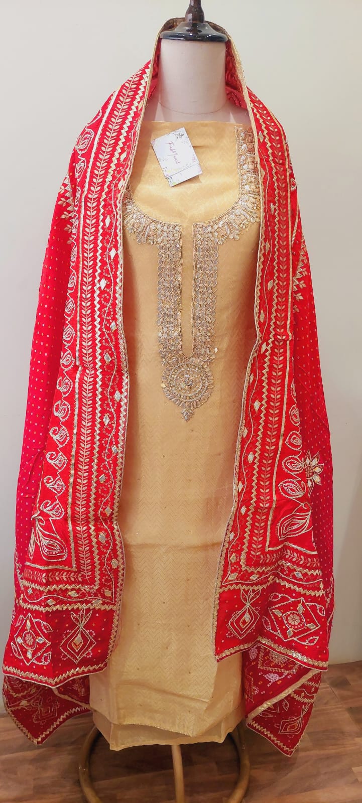 Zardozi Bandhani Glow