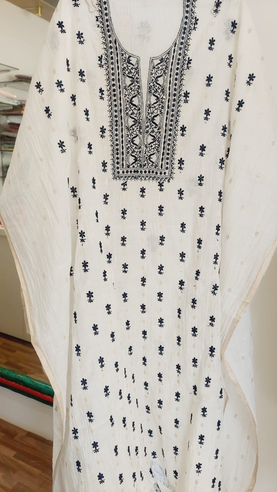 Lucknowi Chikan Chanderi