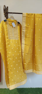 Golden Radiance in Crepe